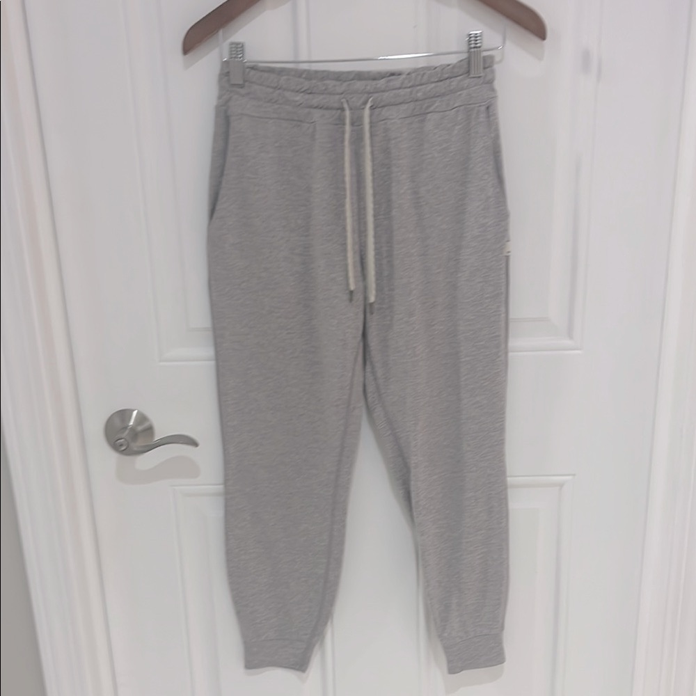 Vuori Pale Gray Heather performance jogger size XS